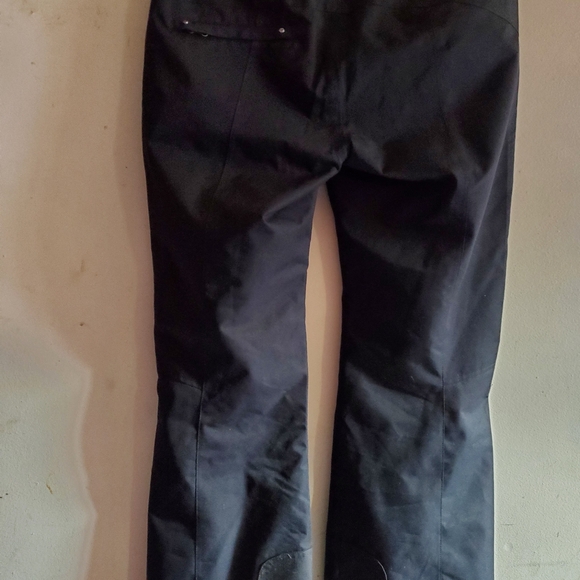 Obermeyer women's pant size 6 short. - Picture 5 of 10